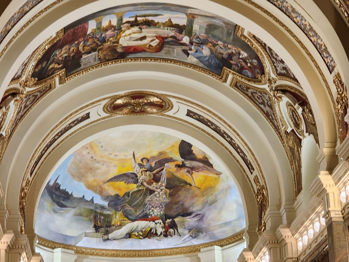 Parroquia Santa Lucía — pintura de la cúpula restaurada